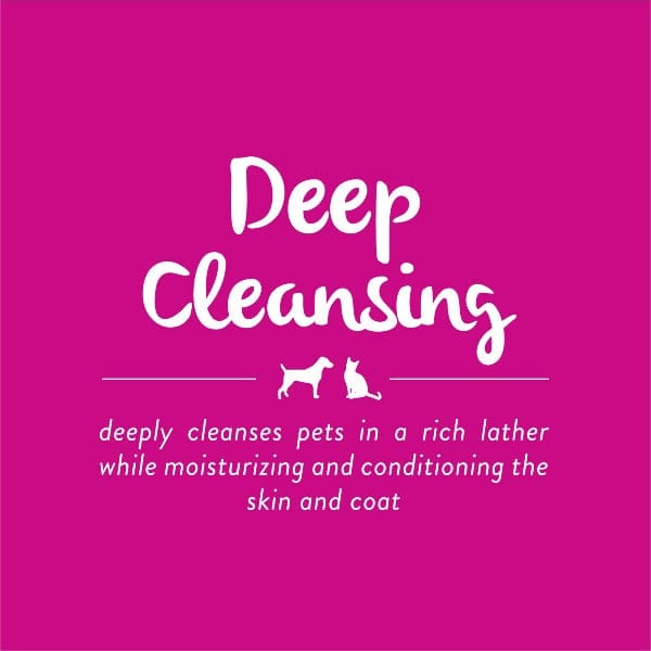 Tropiclean Premium Deep Cleansing Pet Shampoo with Berry & Coconut Scent for Dogs and Cats