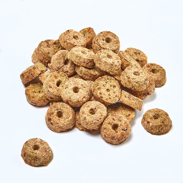Kaytee Apple - Baked Timothy Grass Biscuits, a Nutritious Small Animal Treat