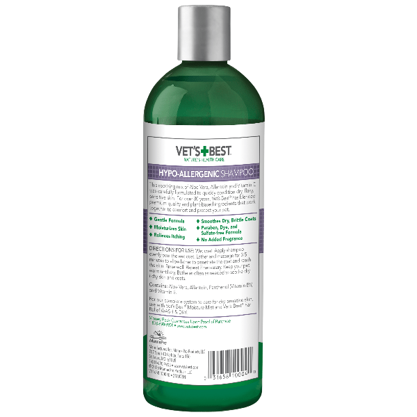 Vet's Best Hypo-Allergenic Moisturizing Shampoo for Sensitive-Skinned Dogs