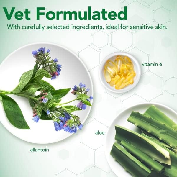 Vet's Best Hypo-Allergenic Moisturizing Shampoo for Sensitive-Skinned Dogs