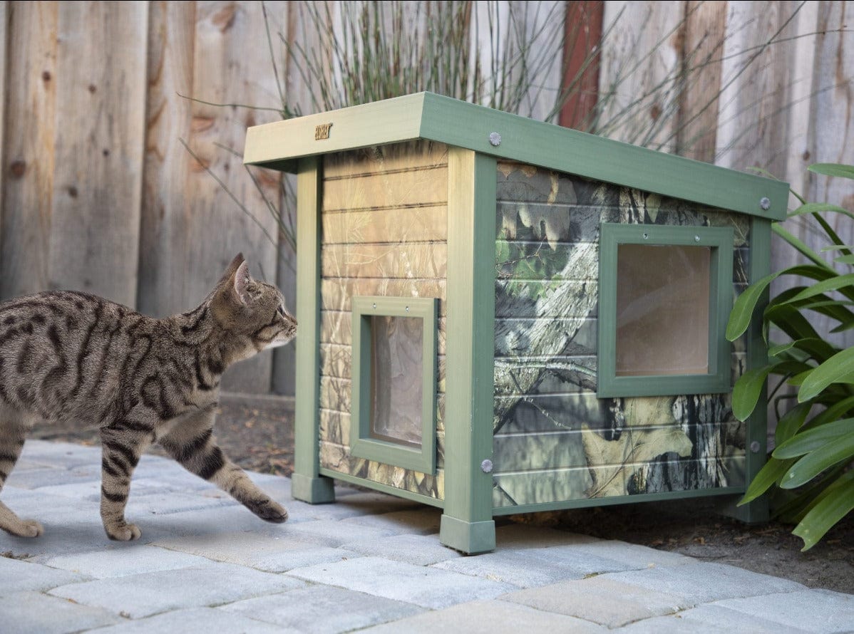 New Age Pet Eco-Friendly Outdoor Cat Shelter with 10-Year Warranty