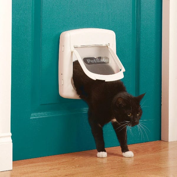 PetSafe 4-Way Magnetic Locking Extension Tunnel for Cat Flaps